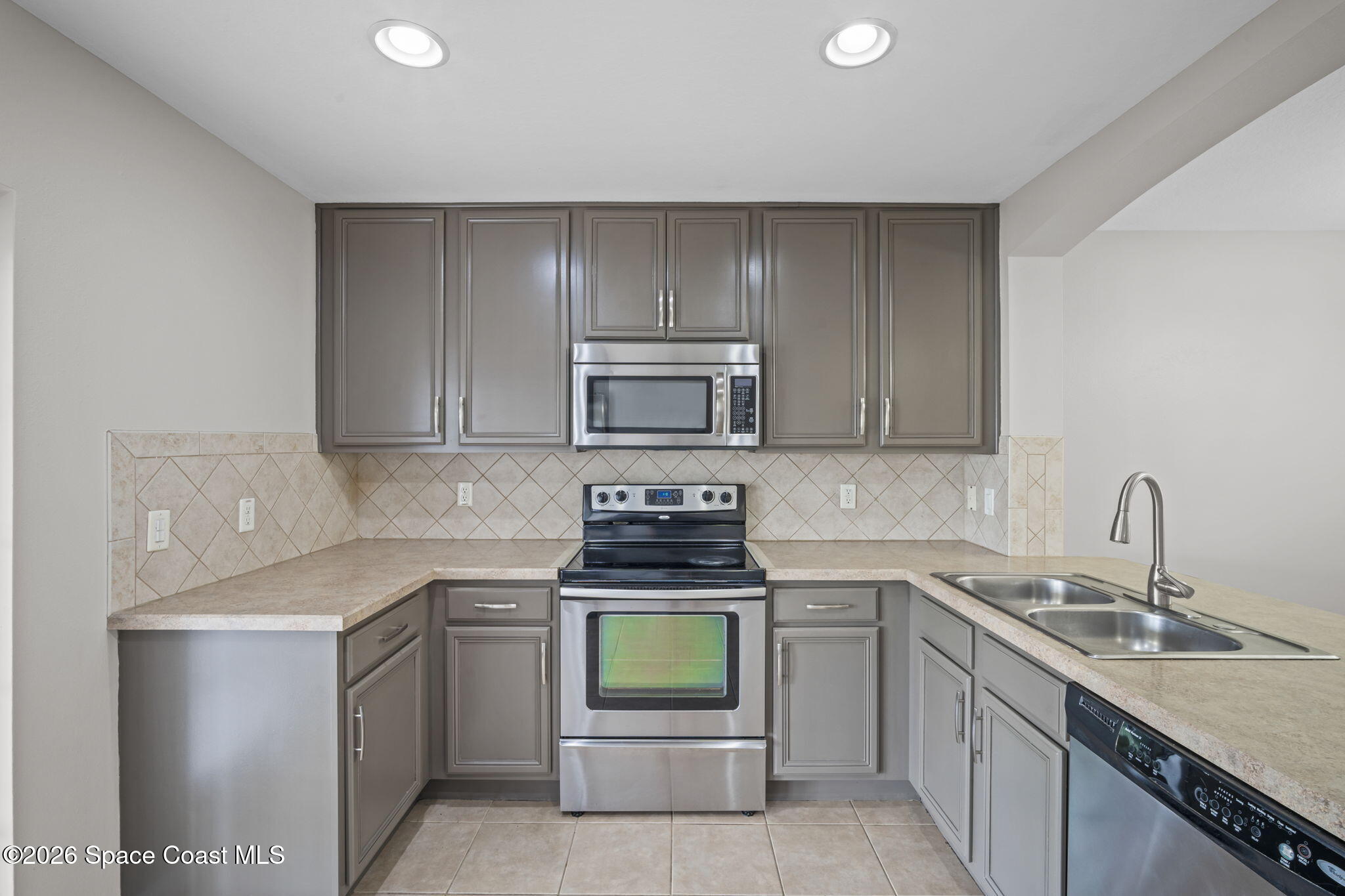 4550 Radiant Way, Unit 102 Melbourne, FL 32901 - Photo 14 of 42 14-web-or-mls-RADIANT.42_1