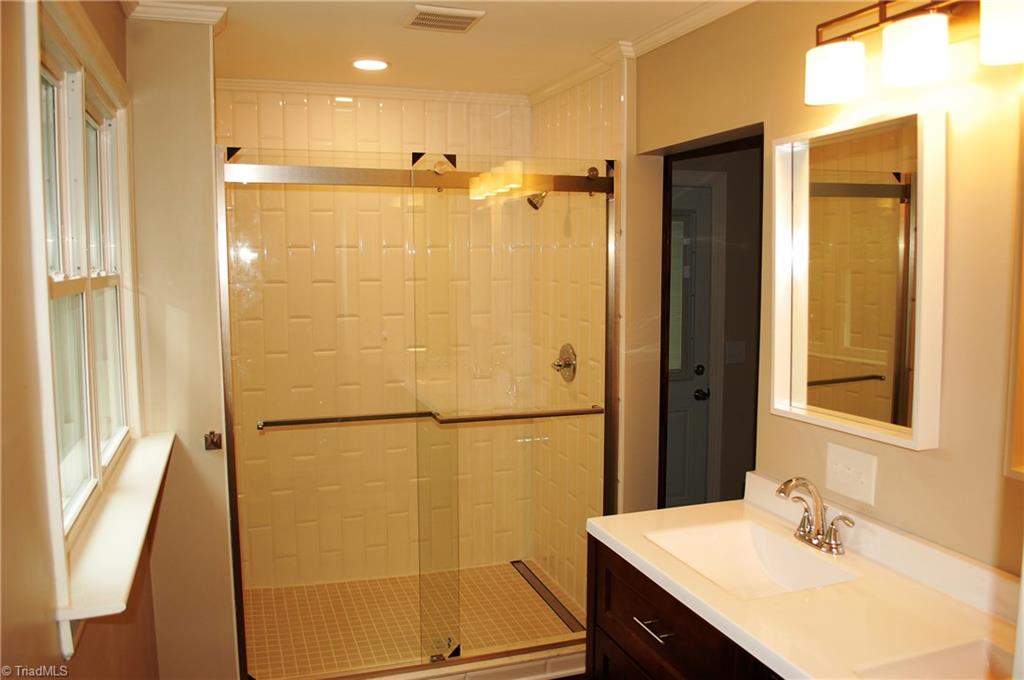 6307 Roblyn Road Greensboro, NC 27410 - Photo 8 of 14 Gallery Image 8