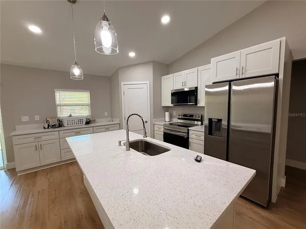 $1,950 | 2186 West G Martinelli Boulevard, Citrus Springs, FL 34434
