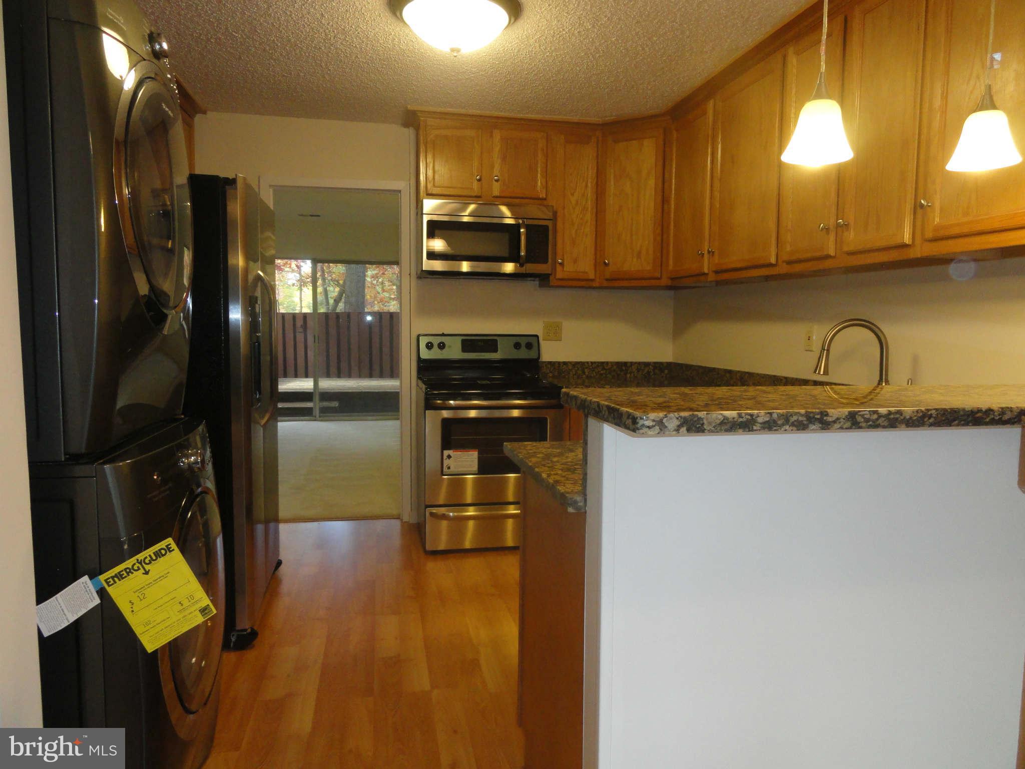 2258 Southgate Square Reston, VA 20191 - Photo 12 of 28 Kitchen