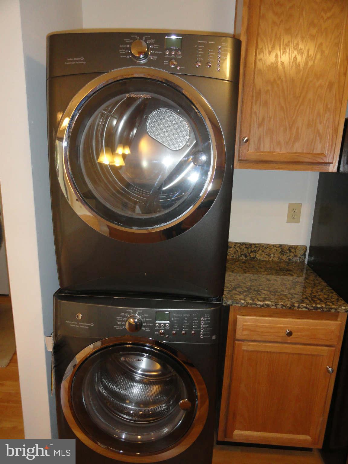 2258 Southgate Square Reston, VA 20191 - Photo 14 of 28 Kitchen