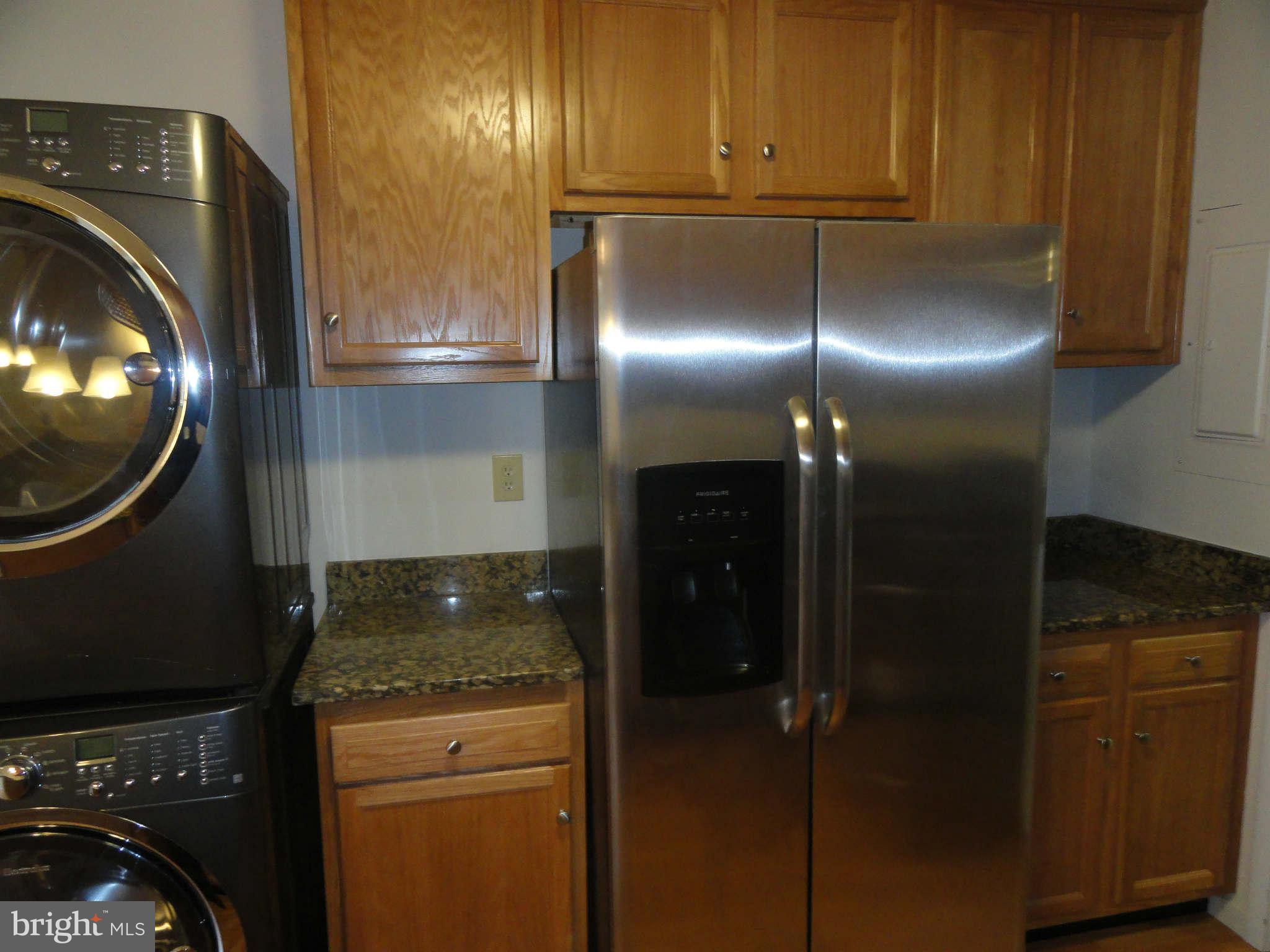 2258 Southgate Square Reston, VA 20191 - Photo 15 of 28 Kitchen