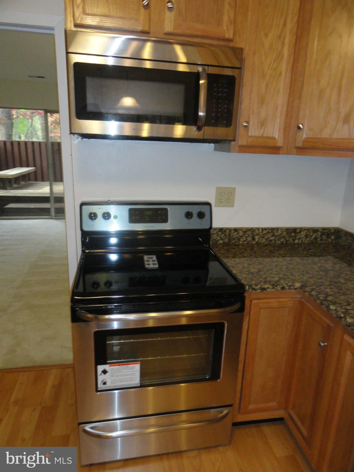 2258 Southgate Square Reston, VA 20191 - Photo 18 of 28 Kitchen