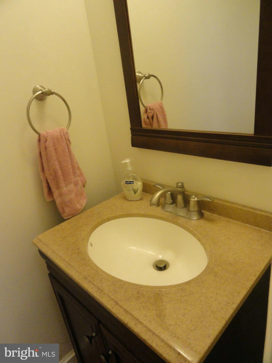 2258 Southgate Square Reston, VA 20191 - Photo 20 of 28 Bath