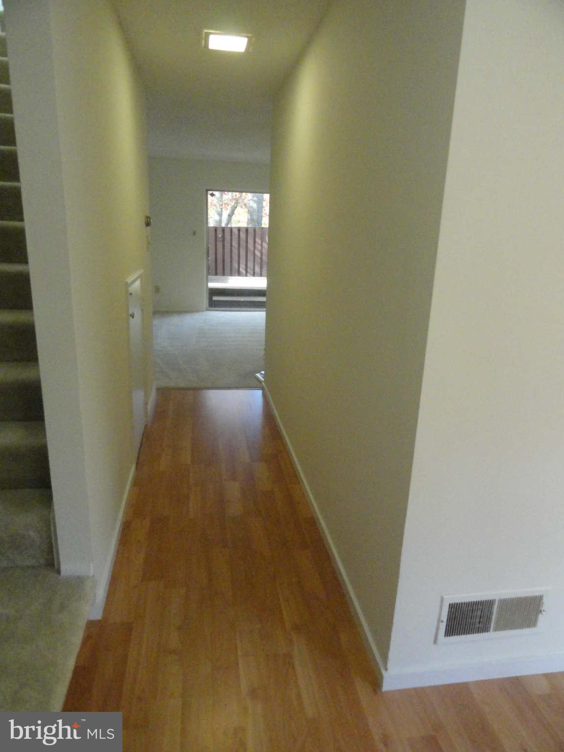 2258 Southgate Square Reston, VA 20191 - Photo 4 of 28 Interior (General)