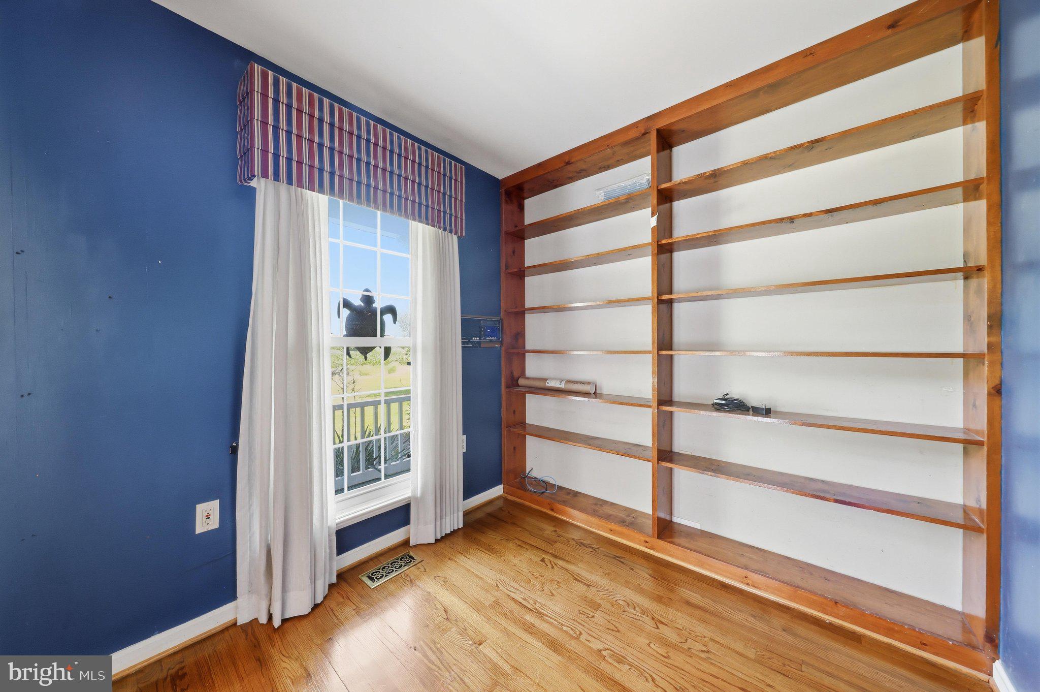 325 East Mountain Road Knoxville, MD 21758 - Photo 5 of 54 Office