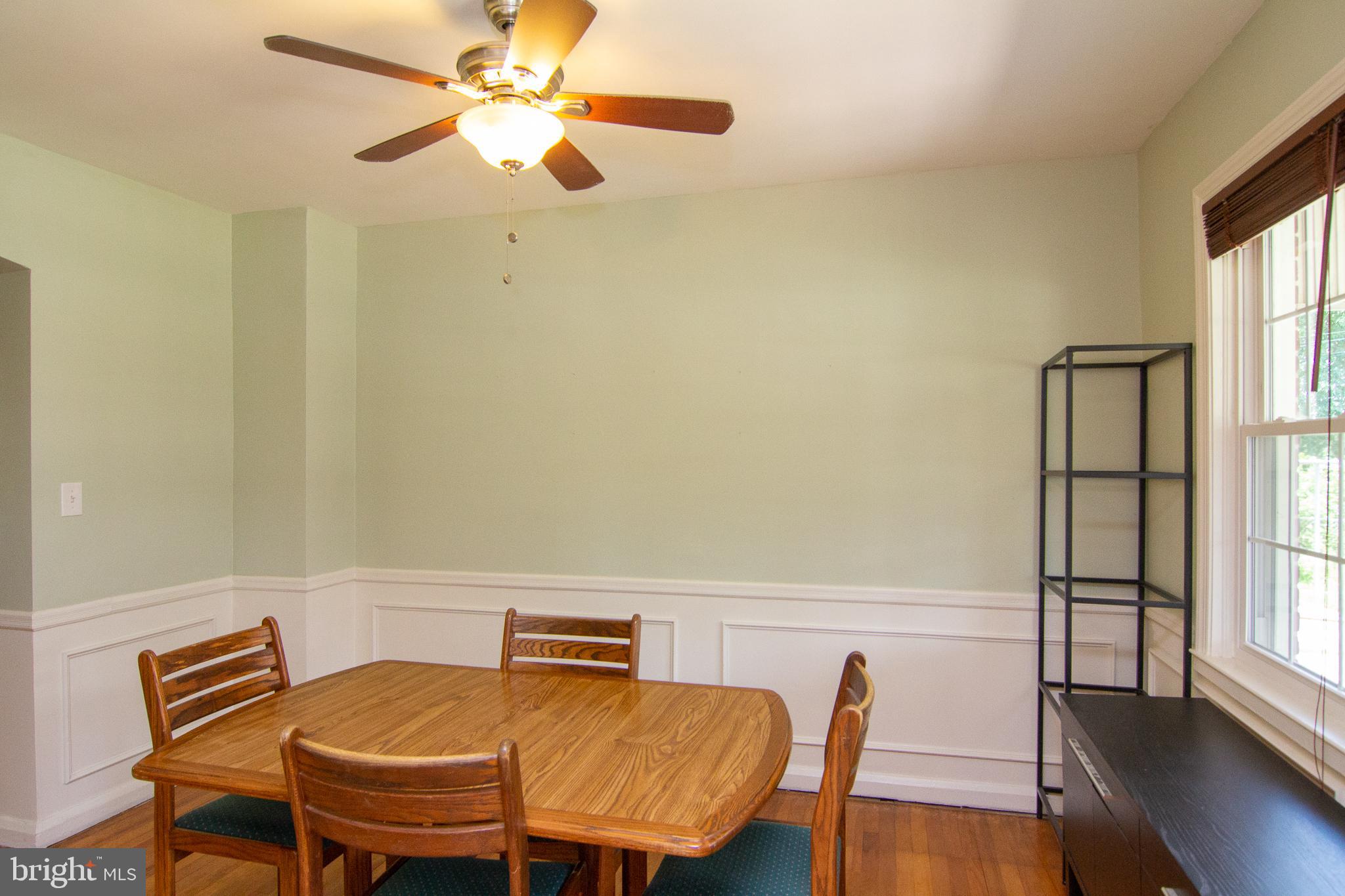 8361 Hillendale Road Baltimore, MD 21234 - Photo 7 of 32