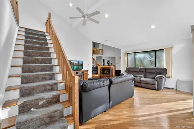 $699,000 | 200 California Road, Unit 9, Mount Vernon, NY 10552