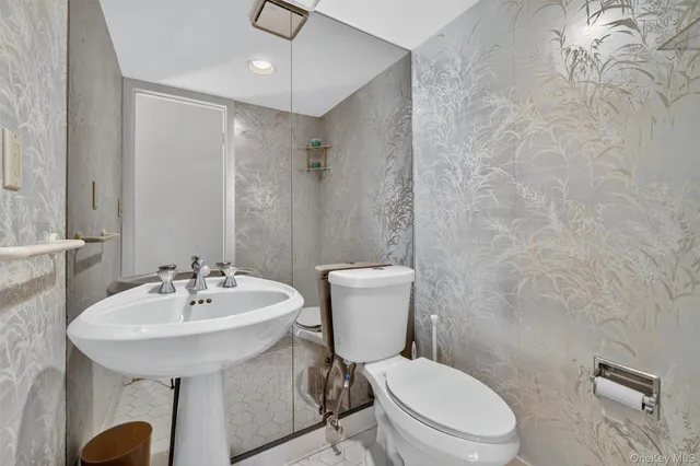 $699,000 | 200 California Road, Unit 9, Mount Vernon, NY 10552