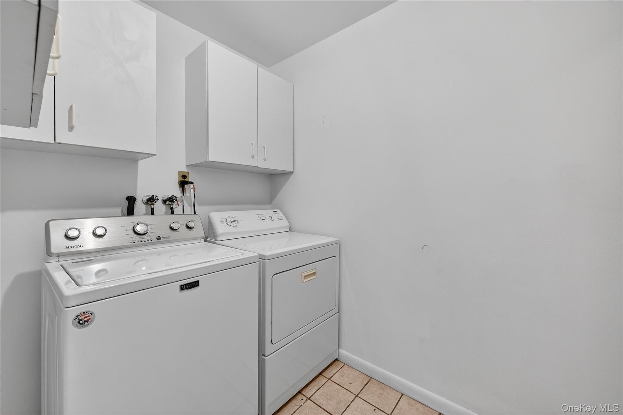 200 California Road, Unit 9 Mount Vernon, NY 10552 - Photo 22 of 50 a utility room with dryer and washer