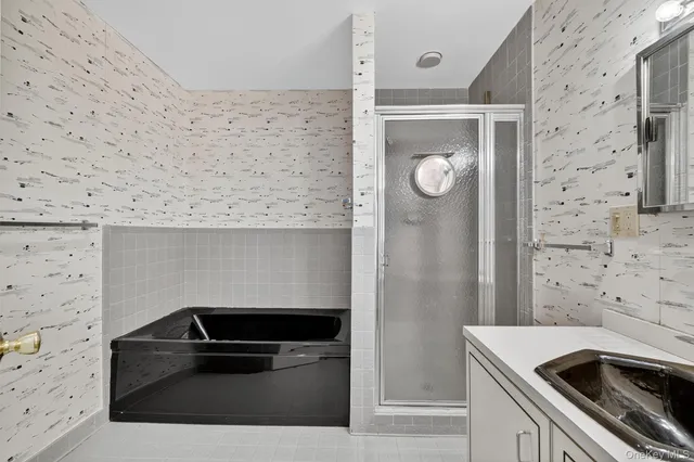 $699,000 | 200 California Road, Unit 9, Mount Vernon, NY 10552