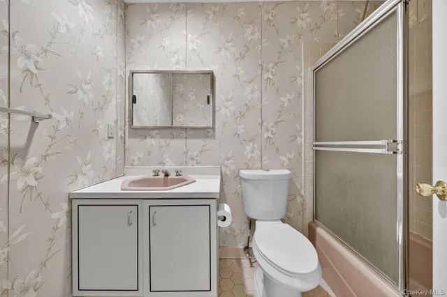 $699,000 | 200 California Road, Unit 9, Mount Vernon, NY 10552