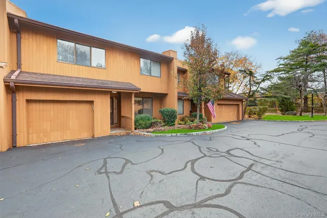 $699,000 | 200 California Road, Unit 9, Mount Vernon, NY 10552