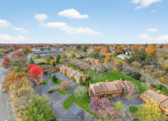 $699,000 | 200 California Road, Unit 9, Mount Vernon, NY 10552