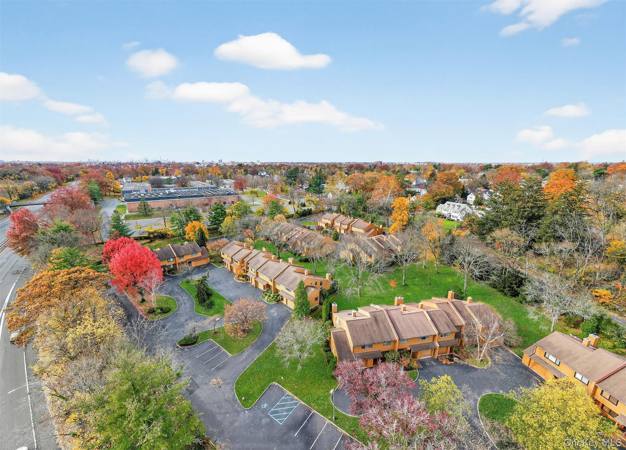 200 California Road, Unit 9 Mount Vernon, NY 10552 - Photo 44 of 50 a view of a city