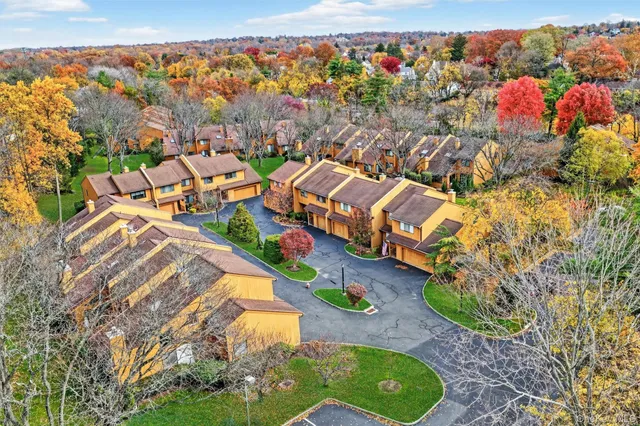 $699,000 | 200 California Road, Unit 9, Mount Vernon, NY 10552