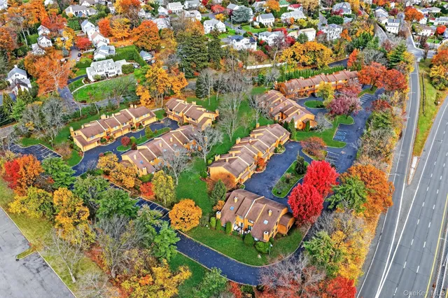 $699,000 | 200 California Road, Unit 9, Mount Vernon, NY 10552