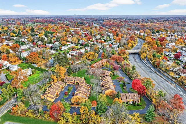 $699,000 | 200 California Road, Unit 9, Mount Vernon, NY 10552