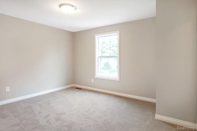 2986 Hessel Avenue Rochester Hills, MI 48307 - Photo 27 of 28