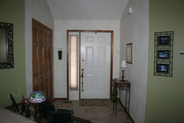 58 Rella Rae Avenue Marysville, MI 48040 - Photo 6 of 25 31090564-5.JPG