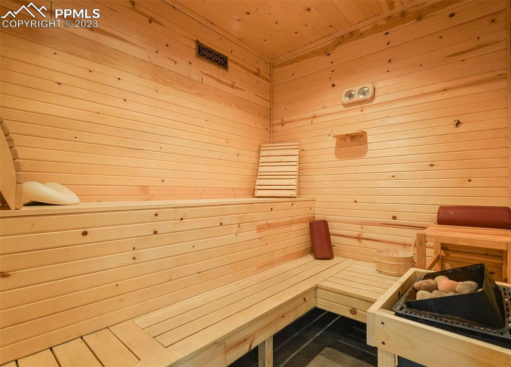 17305 Goshawk Road Colorado Springs, CO 80908 - Photo 14 of 50 a bathroom with a sink and a bathtub