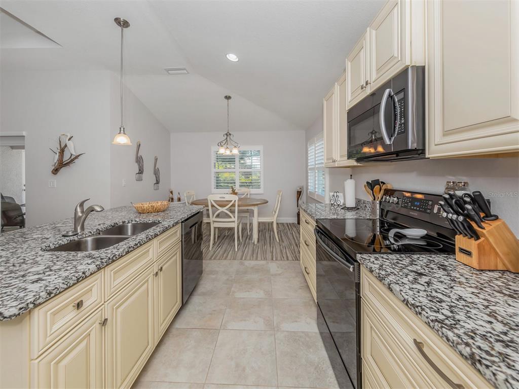 236 Holly Road Venice, FL 34293 - Photo 19 of 88