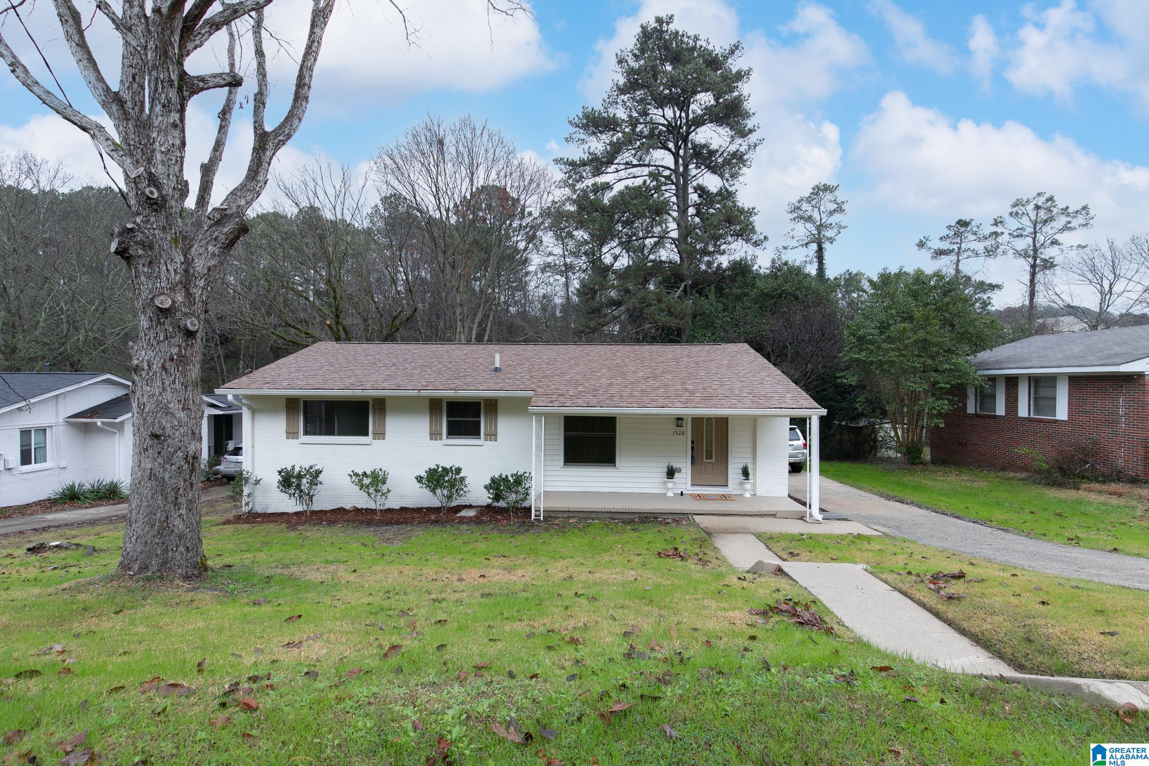1528 Cresthill Road Birmingham, AL 35213 - Photo 1 of 32