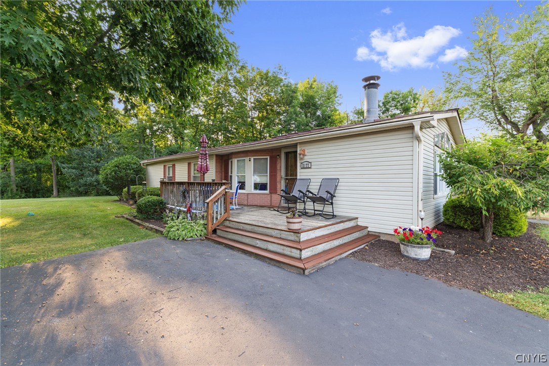 2177 Canal Road Camillus, NY 13112 - Photo 13 of 50