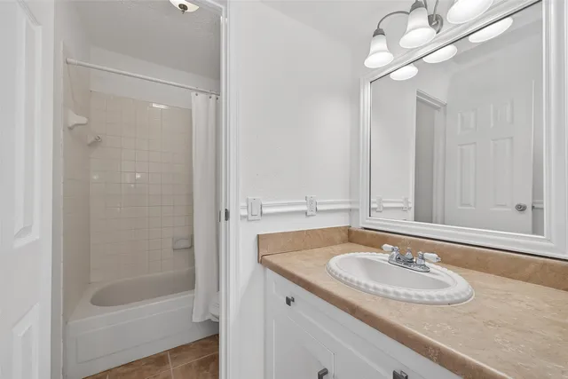 $80,000 | 12660 Ashford Point Drive, Unit 606, Houston, TX 77082