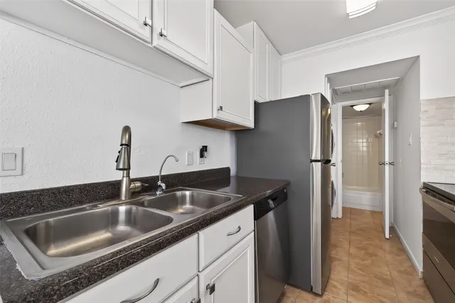 $80,000 | 12660 Ashford Point Drive, Unit 606, Houston, TX 77082