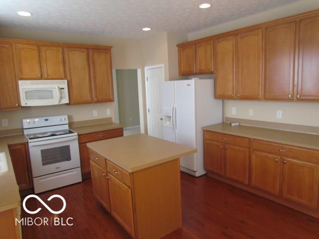 13951 Avalon Boulevard Fishers, IN 46037 - Photo 11 of 27