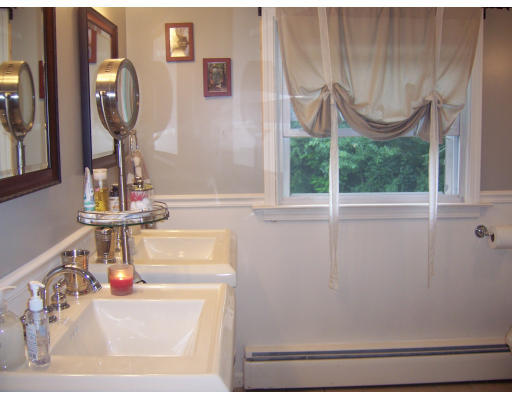 421 Wrentham Road Bellingham, MA 02019 - Photo 4 of 6 Gallery Image 4