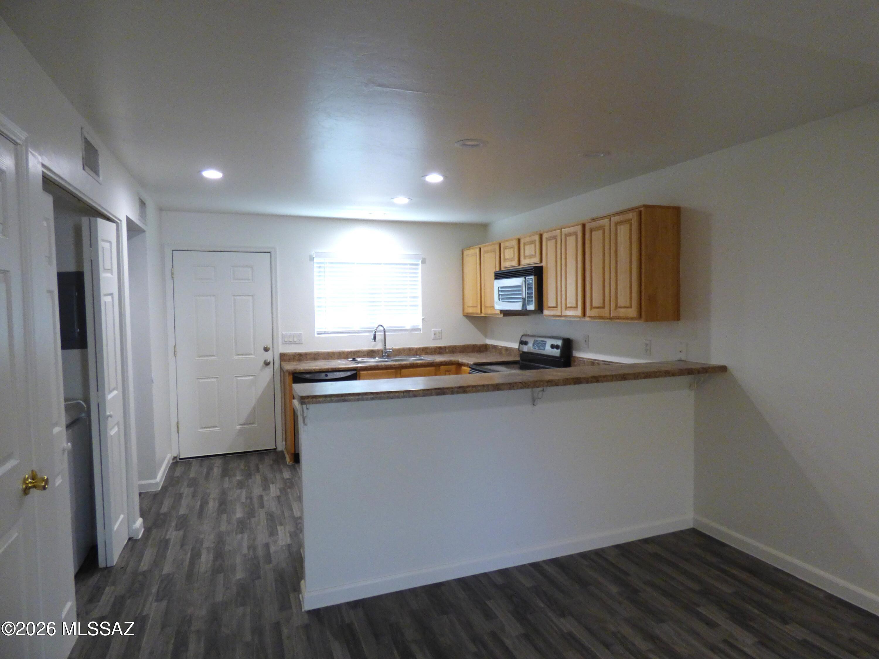 1077 North Riverside Drive, Unit 1 Tucson, AZ 85745 - Photo 3 of 18 P1090407