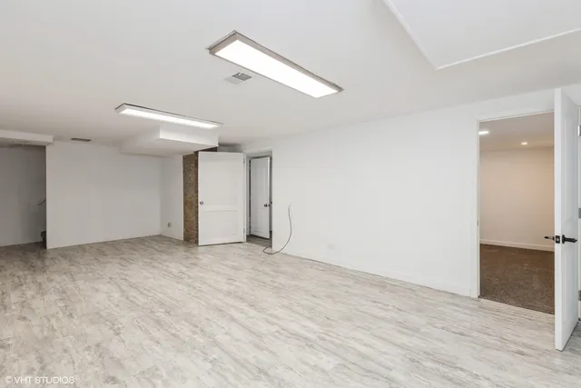 $800,000 | 127 Riverside Drive, Northfield, IL 60093