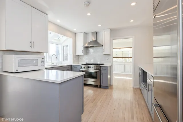 $800,000 | 127 Riverside Drive, Northfield, IL 60093