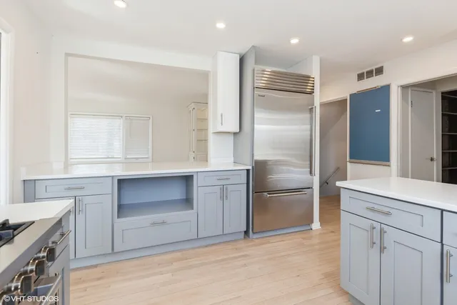 $800,000 | 127 Riverside Drive, Northfield, IL 60093