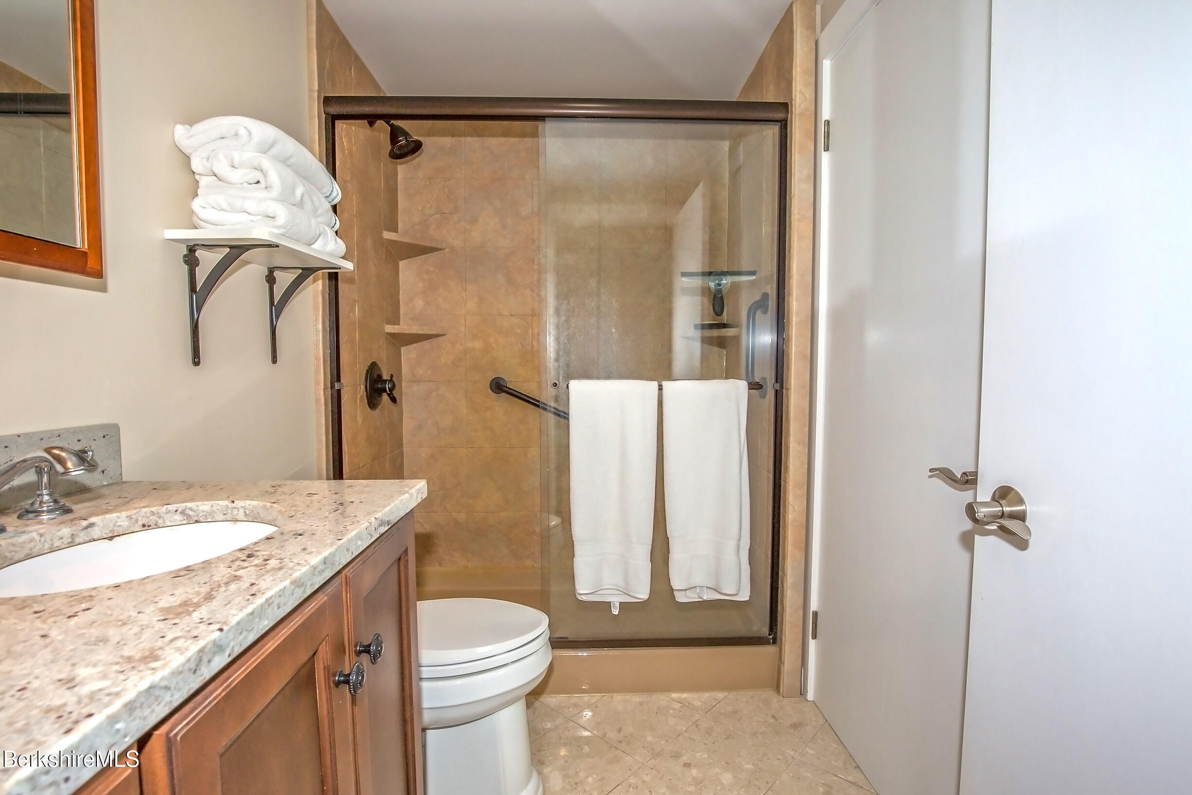 2 Wallace Road, Unit 2E Stockbridge, MA 01262 - Photo 23 of 50 1st flr full bath