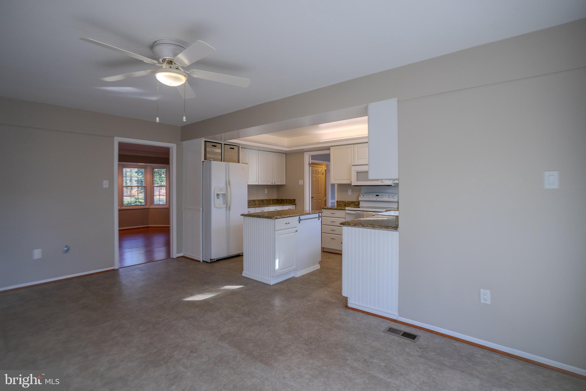 9001 Golden Pass Laurel, MD 20708 - Photo 7 of 40 Kitchen