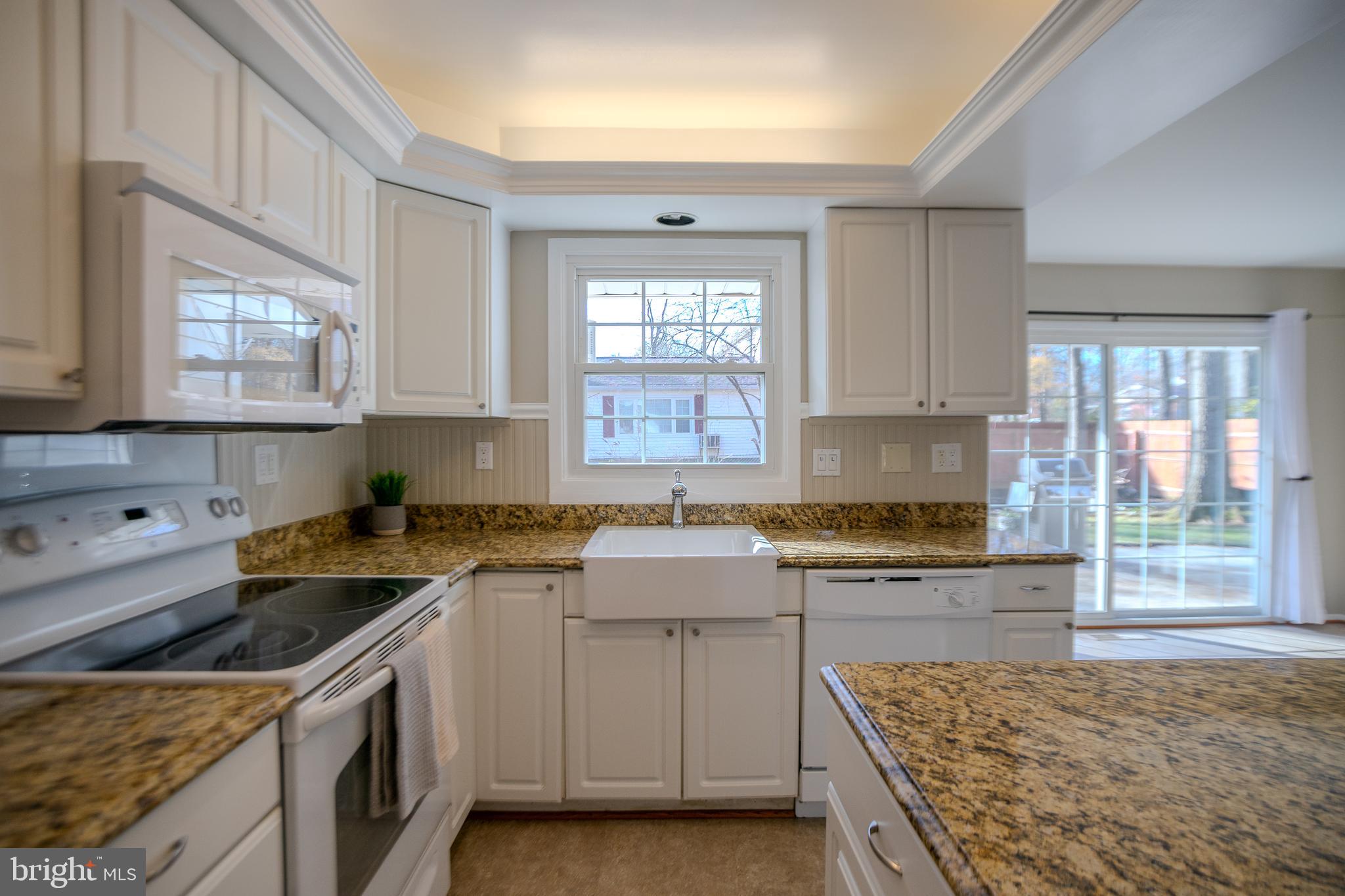 9001 Golden Pass Laurel, MD 20708 - Photo 10 of 40 Kitchen