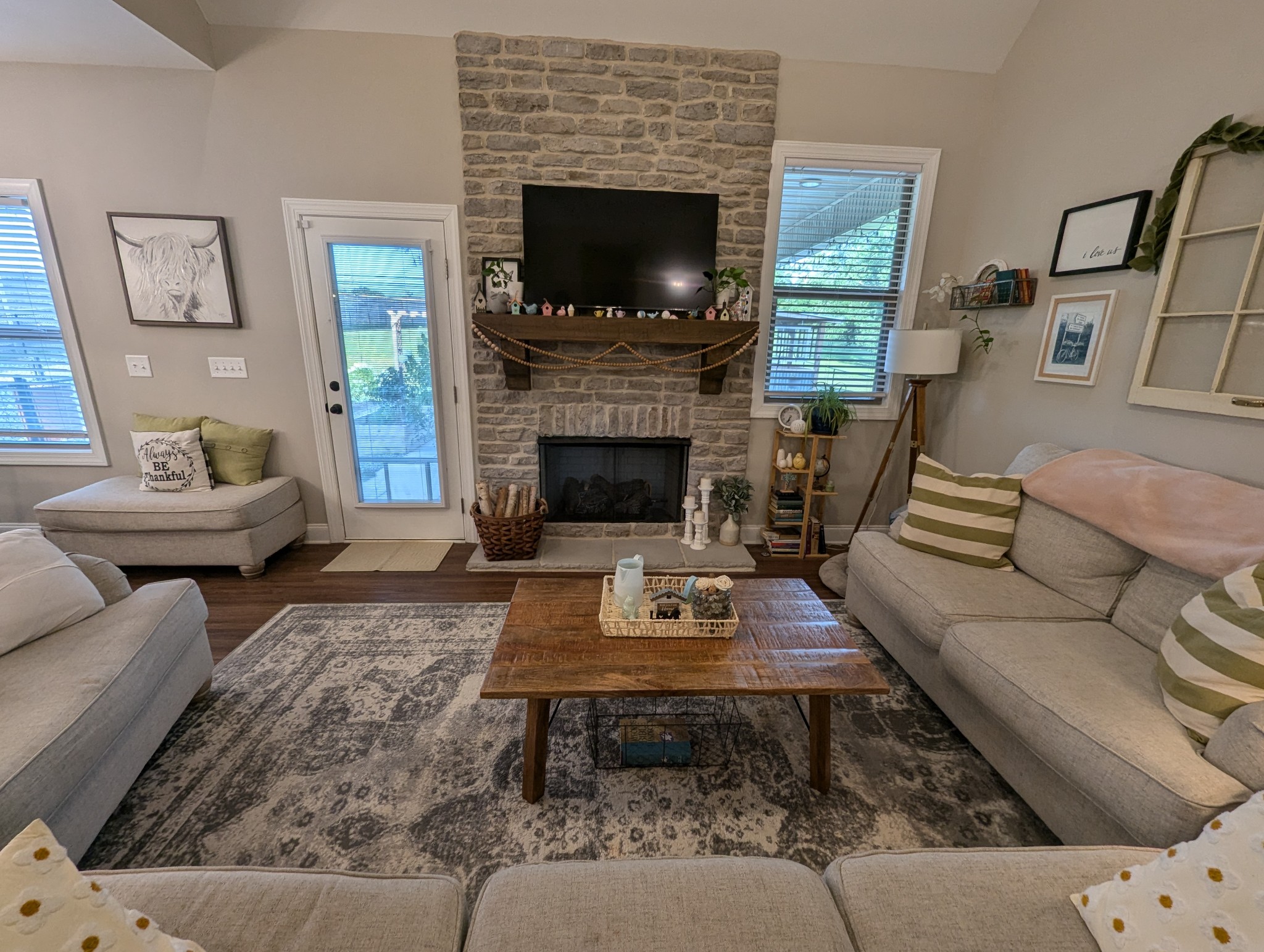 2741 West County Farm Road Springfield, TN 37172 - Photo 8 of 18 a living room with furniture and a fireplace