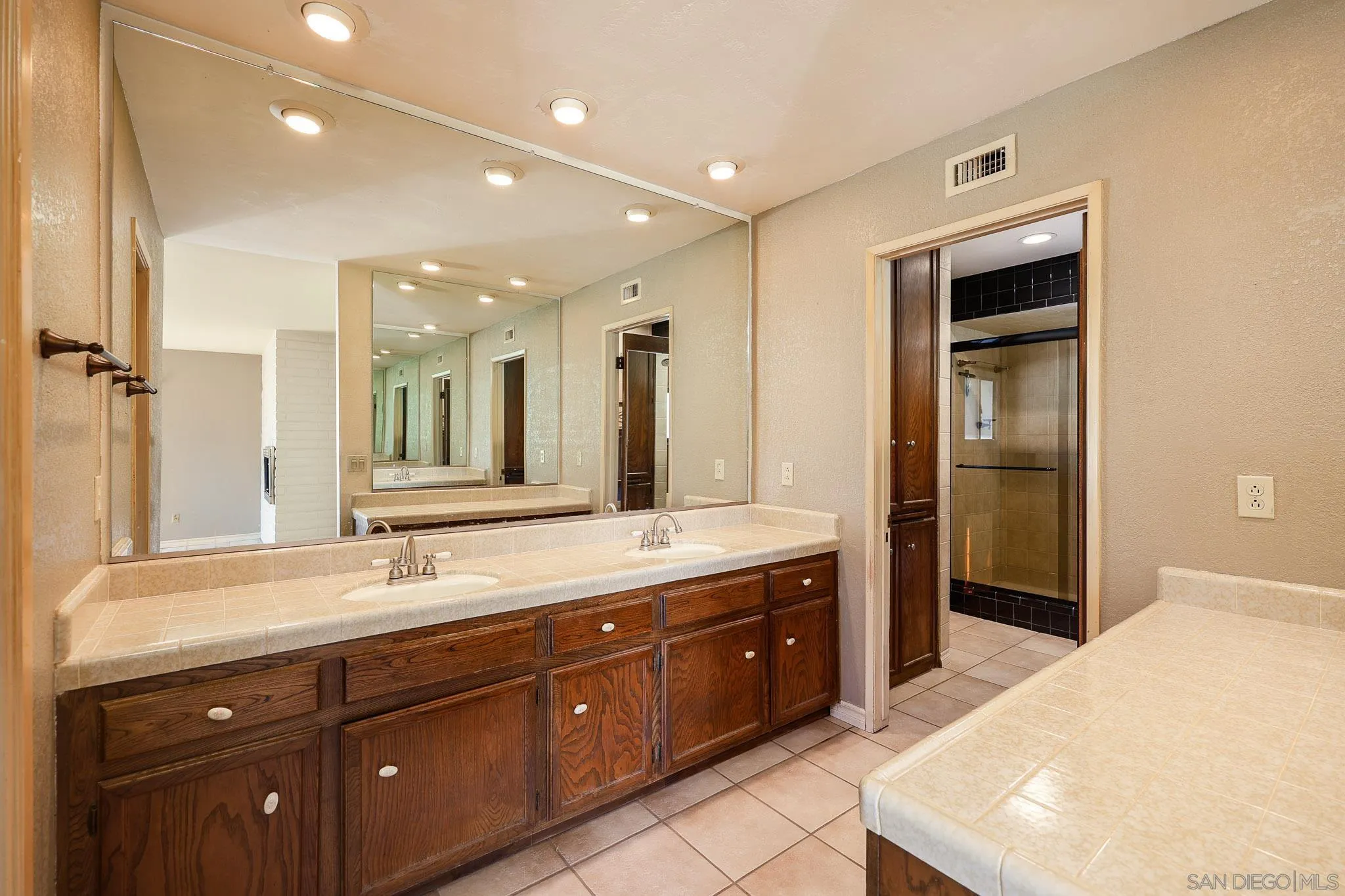 2307 Vista Rodeo Drive El Cajon, CA 92019 - Photo 26 of 48