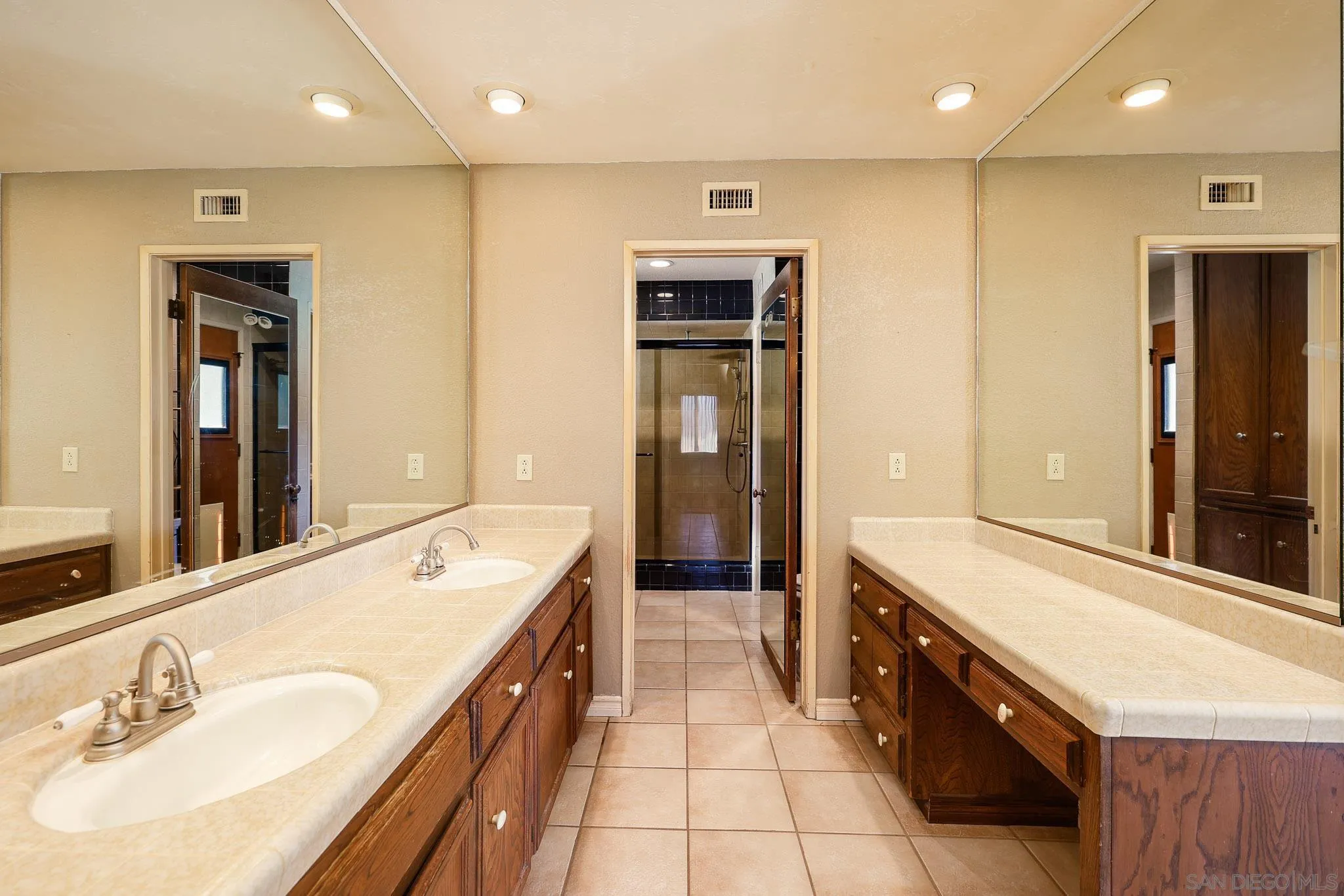 2307 Vista Rodeo Drive El Cajon, CA 92019 - Photo 27 of 48