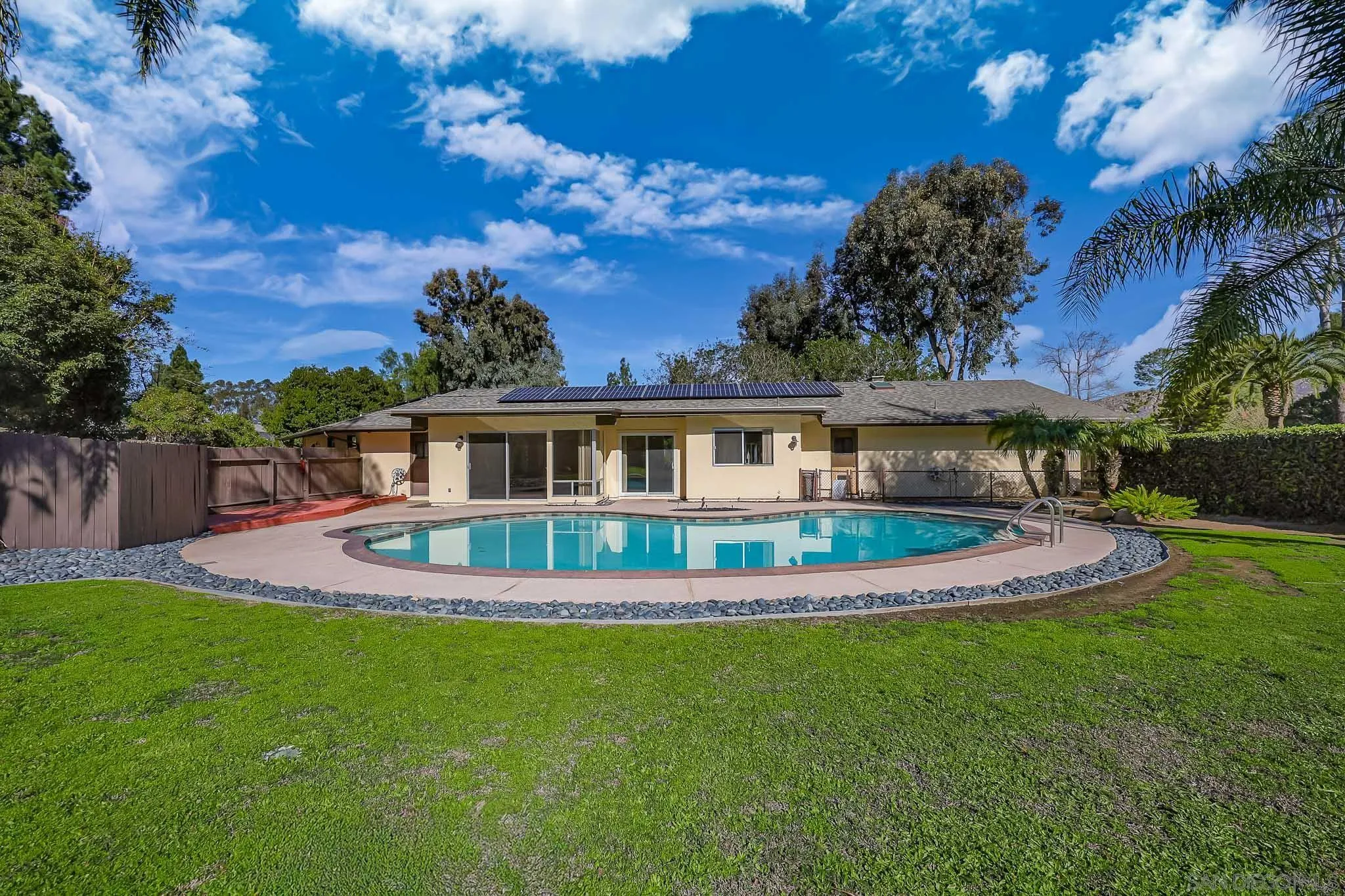 2307 Vista Rodeo Drive El Cajon, CA 92019 - Photo 3 of 48