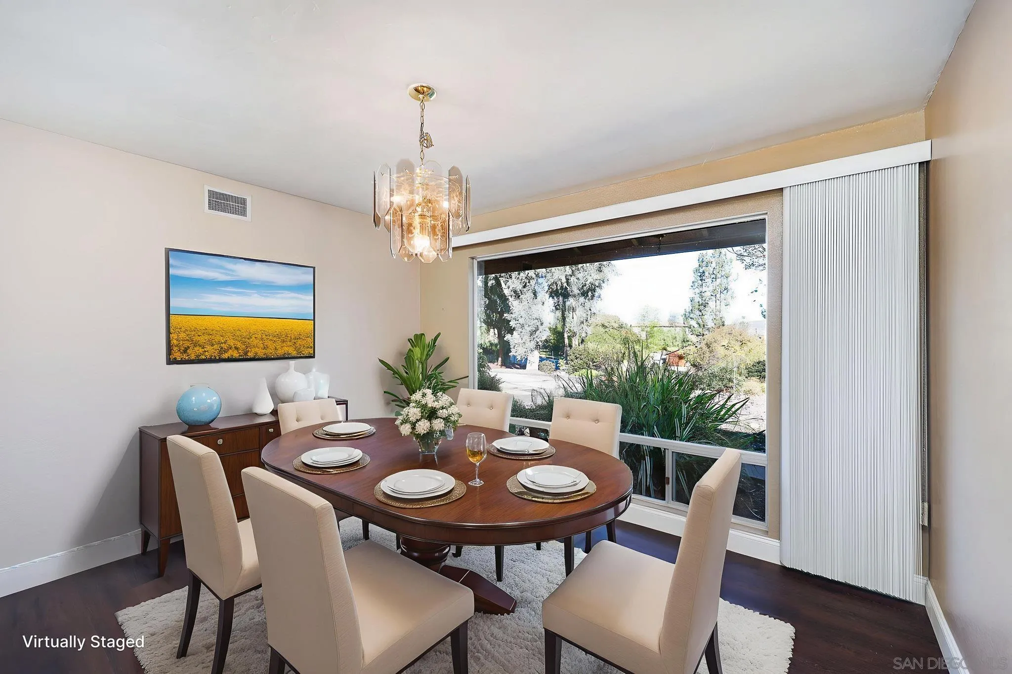 2307 Vista Rodeo Drive El Cajon, CA 92019 - Photo 9 of 48 Digitally Altered. Original Image (https://cdnparap00.paragonrels.com/ParagonImages/Property/p0/SDMLS/2601169/7/533/400/43438cb4fb419b73df1181ec28f43ffe/3/c98c46e9b68b4c34becdcf4d9d2a2bd3/2601169-607257a5-314f-401d-b8e0-47249c89cb57.JPG)