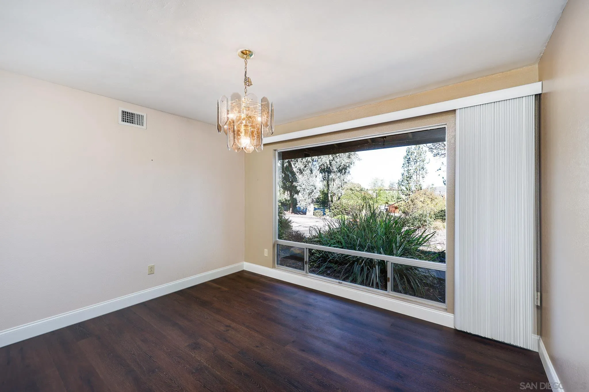 2307 Vista Rodeo Drive El Cajon, CA 92019 - Photo 10 of 48