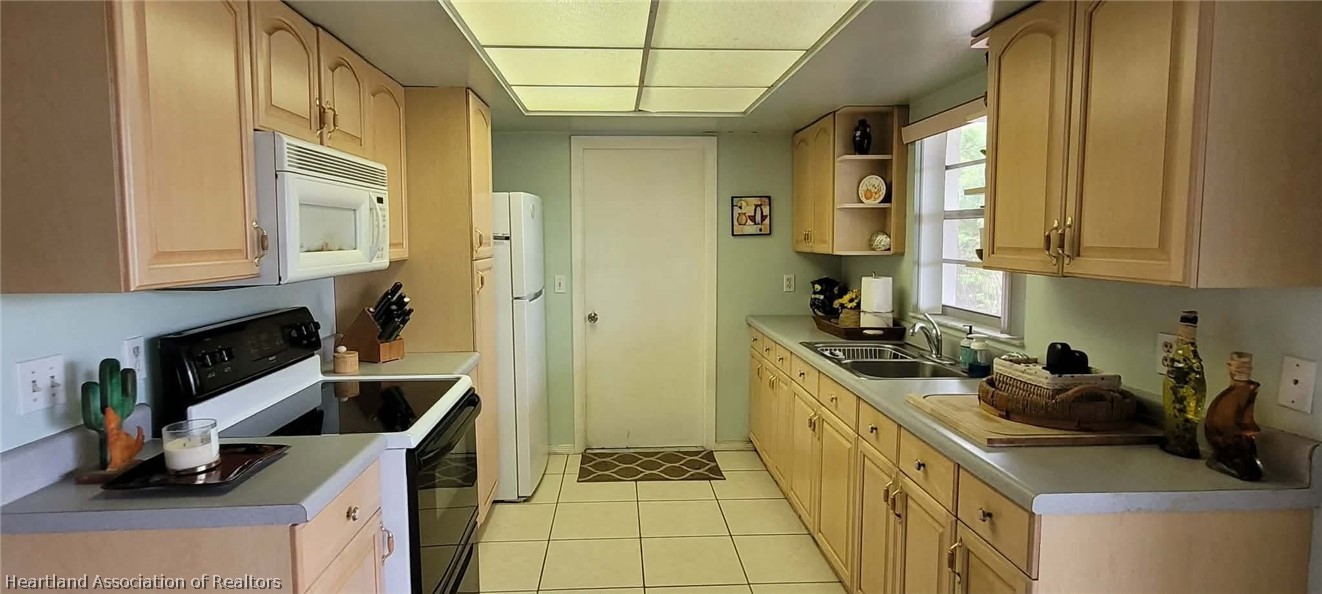 369 Grape Road Northwest Lake Placid, FL 33852 - Photo 4 of 32 Gallery Image 4