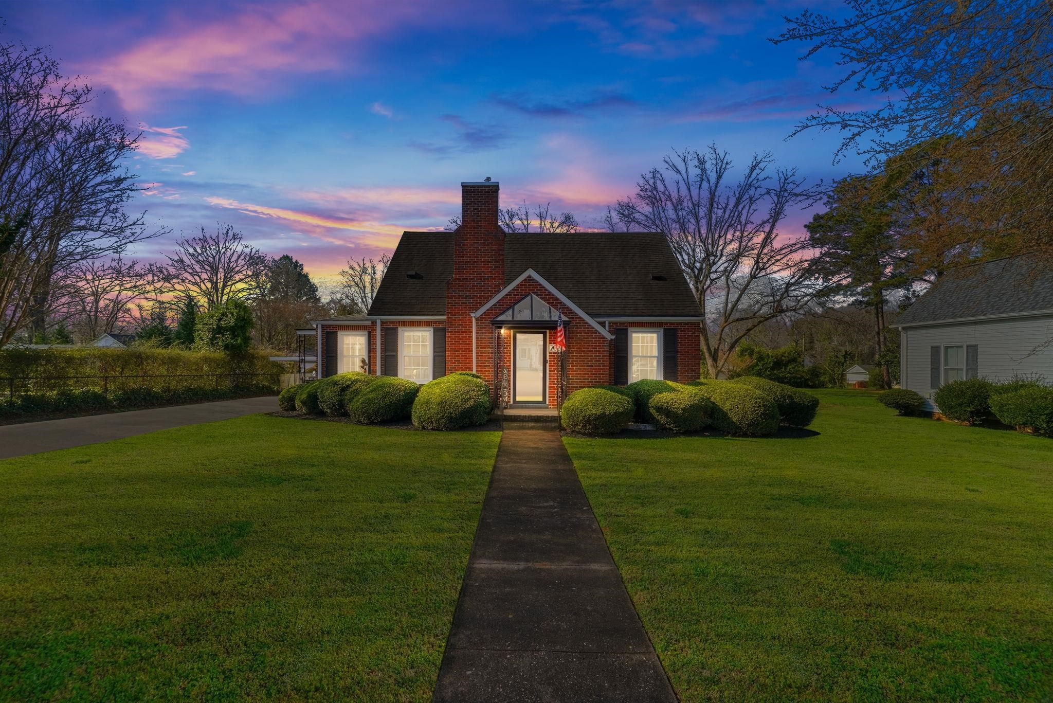 208 East Fairview Avenue Gaffney, SC 29340 - Photo 1 of 43