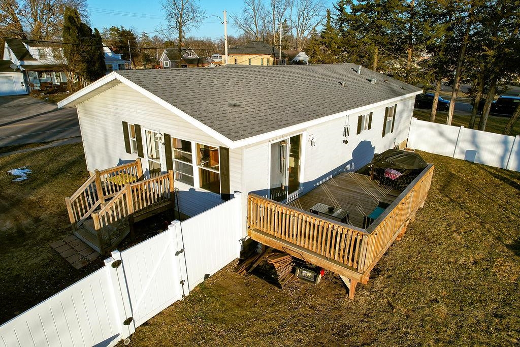 818 East State Street Mauston, WI 53948 - Photo 1 of 41
