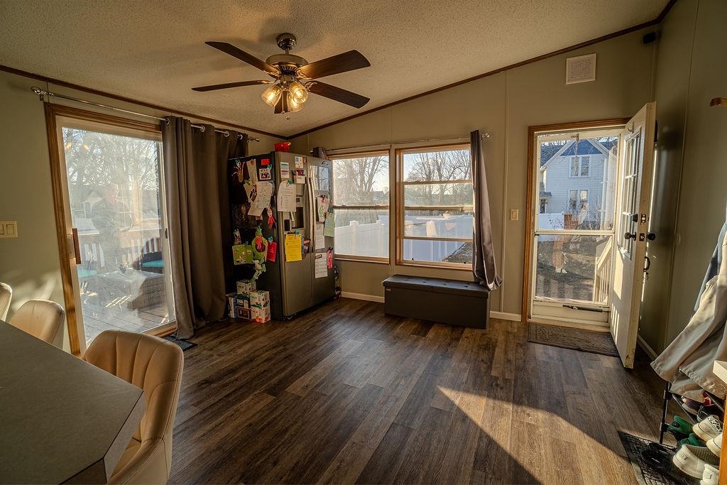 818 East State Street Mauston, WI 53948 - Photo 8 of 41