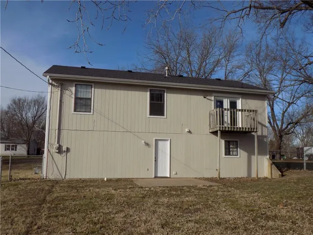 $215,000 | 105 Jefferson Street, Pomona, KS 66076